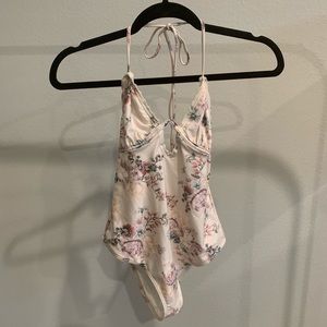 + MINKPINK Secret Garden One Piece 🌸